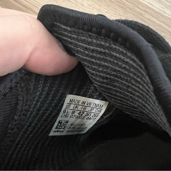 Adidas running shoes - Picture 3 of 6